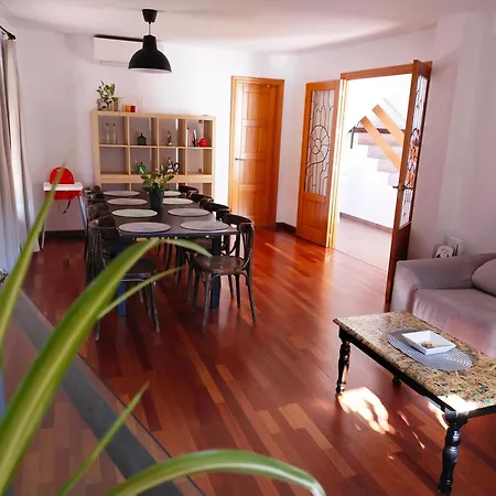 Preciosa Casa Grande Con Patio En 8pax Holiday home *