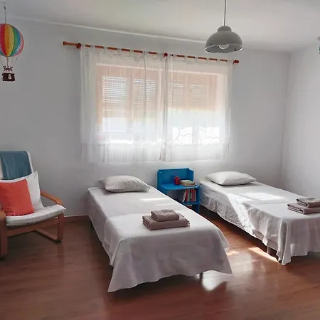 Preciosa Casa Grande Con Patio En 8pax *