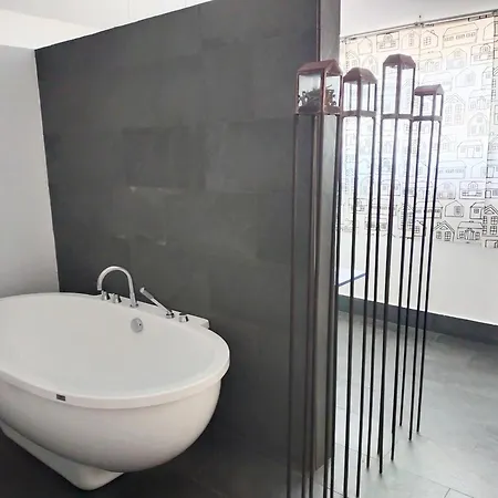 Preciosa Casa Grande Con Patio En 8pax *