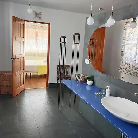 Preciosa Casa Grande Con Patio En 8pax בית נופש